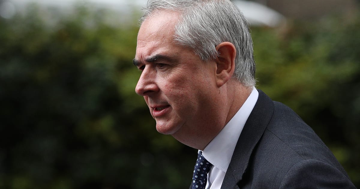 Senior Tory MP provided legal services to company of sanctioned Russian oligarchs
